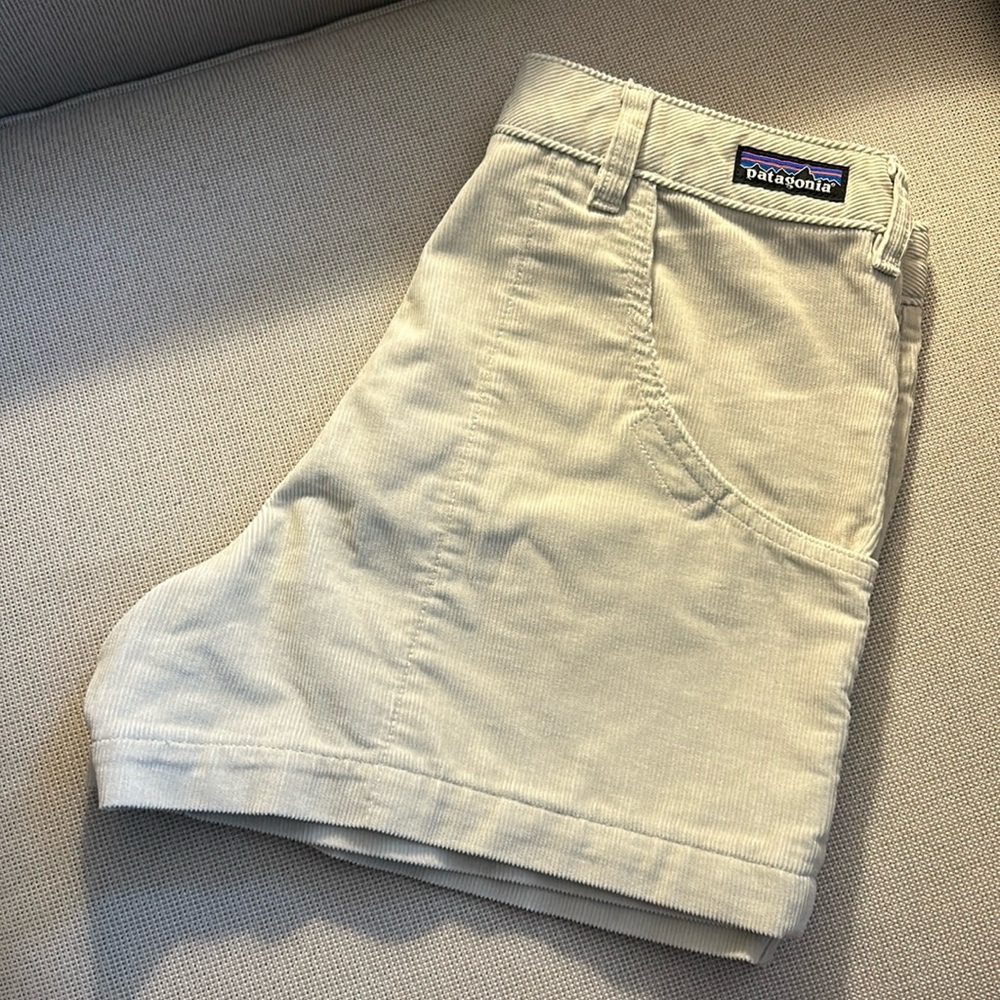 Patagonia stand up shorts size 6 cream corduroy
